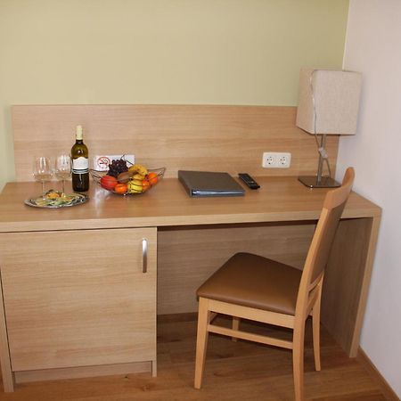 Weinhotel Rieder Poysdorf Extérieur photo