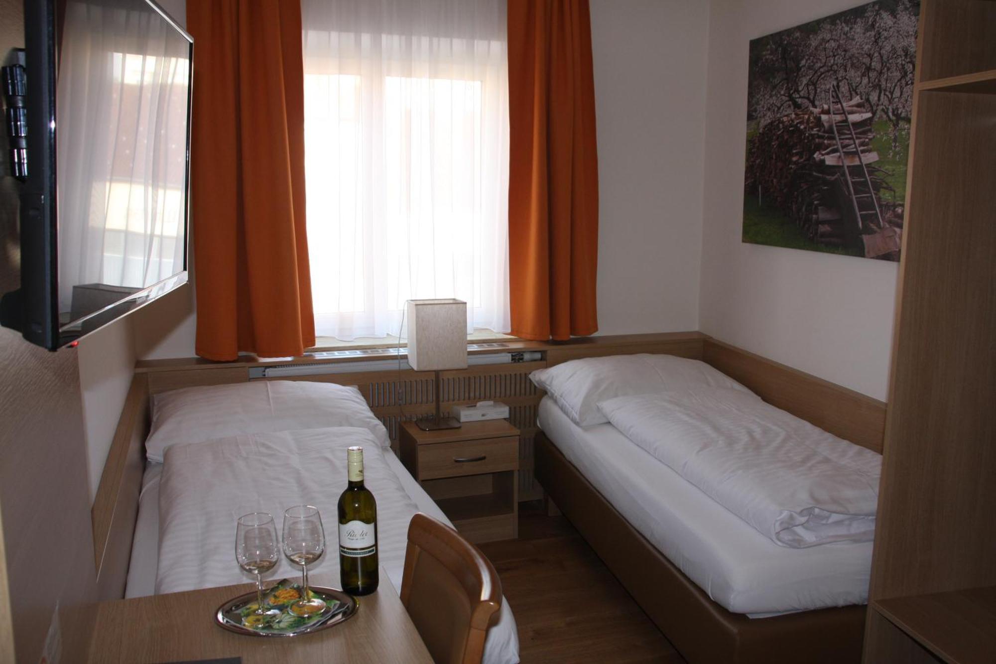 Weinhotel Rieder Poysdorf Extérieur photo