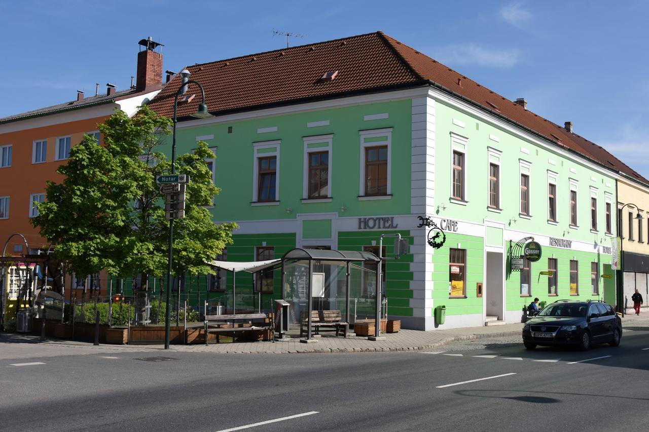 Weinhotel Rieder Poysdorf Extérieur photo