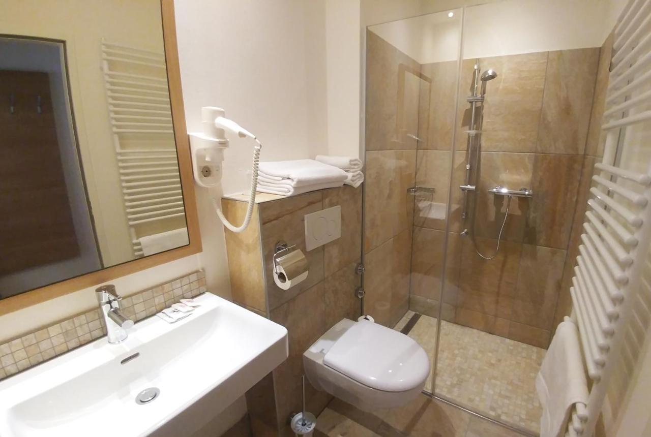 Weinhotel Rieder Poysdorf Extérieur photo