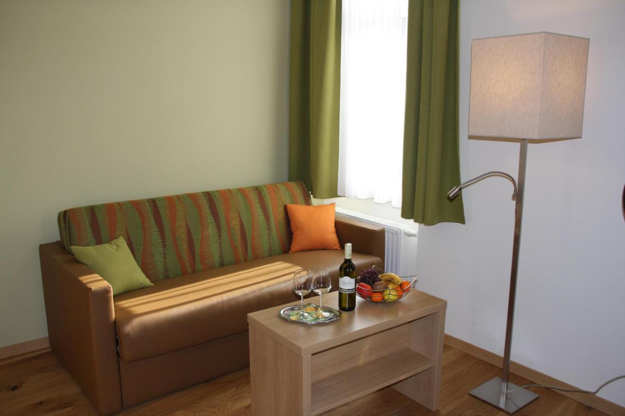 Weinhotel Rieder Poysdorf Extérieur photo