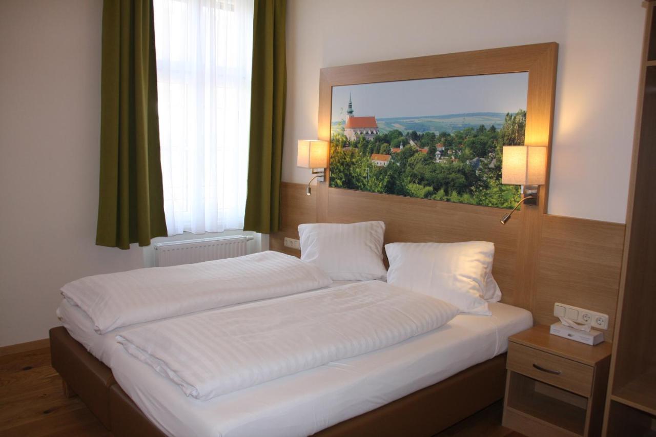 Weinhotel Rieder Poysdorf Extérieur photo
