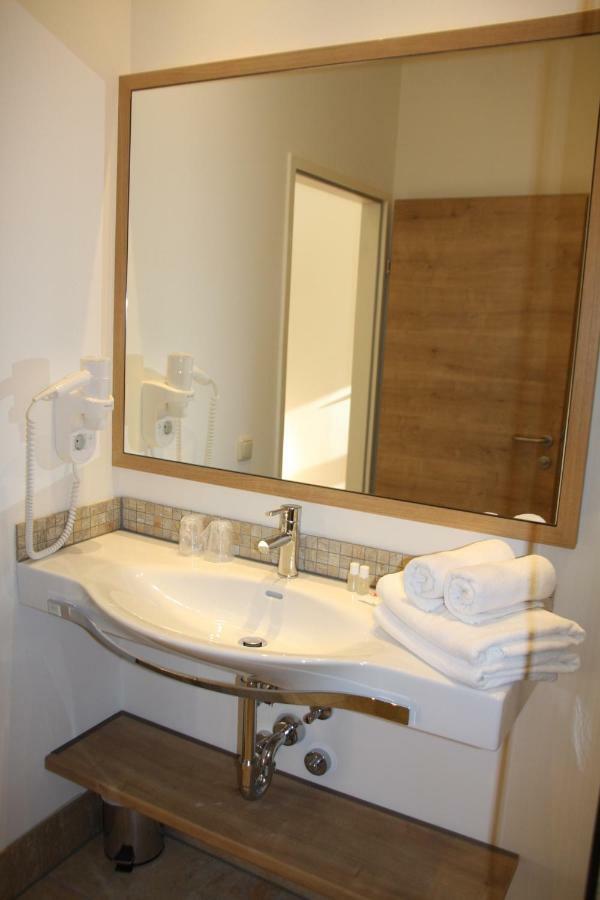 Weinhotel Rieder Poysdorf Extérieur photo